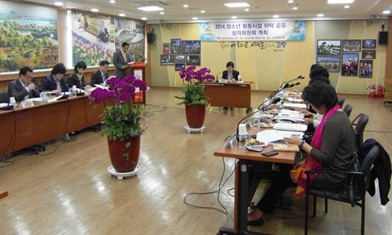 고양시는 지난 21일 시청 시민컨퍼런스룸에서 ‘2014 청소년활동시설 민간위탁적격자 심의위원회’를 개최해 이같이 위탁운영기관을 선정했다.