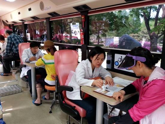 고양국제꽃박람회 '찾아가는 이동 건강버스' 가 인기다.