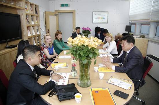 2014고양국제꽃발람회로 인한 생산유발 효과는 1,079억원, 부가가치 유발효과 424억원, 세수 유발 효과 43억원 등 경제적 효과 1,546억원 이상 추정