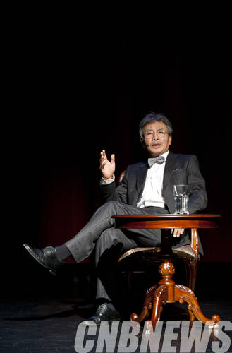 '피아노포르테, 나의 사랑'에 출연하는 배우 길용우.(사진=경계없는예술센터)