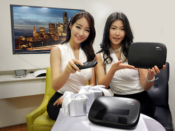 KT의 IPTV 서비스 올레TV가 13일 공개한 차세대 UHD 셋톱박스(사진 제공: KT)