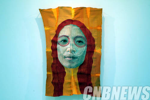 일우스페이스에 전시죈 윤지선 작가의 '누더기 얼굴'.(사진=왕진오 기자)