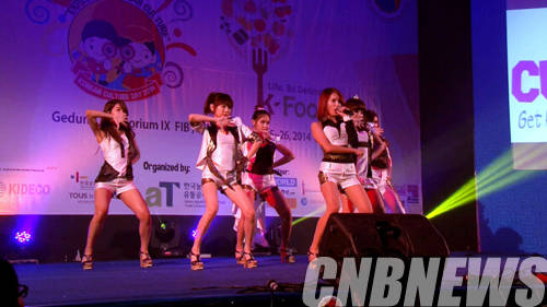 인도네시아 아이돌 그룹 공연 장면.(사진=KTV)