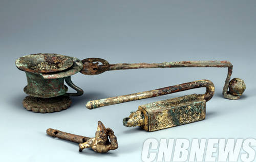 창녕 말흘리 출토 '향로와 자물쇠'.(이미지=국립중앙박물관)