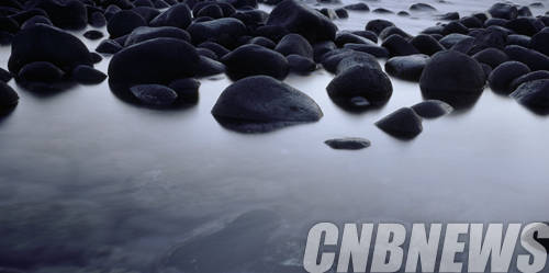 배병우, 'sea1a-025hc'. 181×306cm, C-프린트, 2001.(이미지=국립현대미술관)