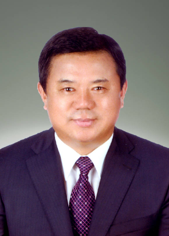 경기도의회 안전행정위원회 위원장으로 선출된 홍범표 위원장(사진=경기도의회 제공)