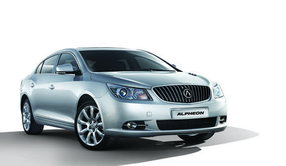 2015년형 알페온 전측면부(사진 제공: 한국지엠)