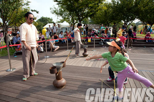 '민속릴레이 배틀'.(사진=국립민속박물관)