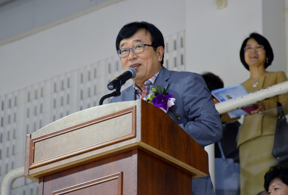 30일 서병수 부산시장이 ‘제9회 부산광역시장배 빙상경기대회’ 개회식에서 축사를 하고 있다.