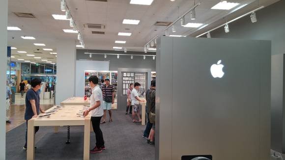 이마트 죽전점 ‘애플샵 1호점’ 전경(사진: 정의식 기자)