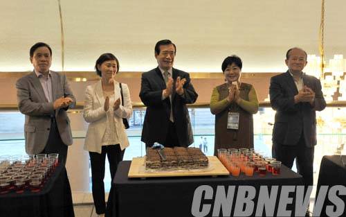 지난 7일 국민대통합위원회는 예술의전당 콘서트홀에서 고향에 가지 못하는 소년소녀가장,다문화가정,기초생활수급자 등 100명을 초대해 국악한류의 새바람을 일으키고 있는 송소희 양의 콘서트 ‘낭랑 판타지’를 함께 관람했다.(사진=국민대통합위원회)