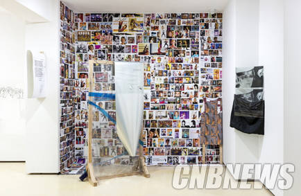 '고민마, 메이크업 사람이 우리와 함께 있잖아(no worries the make up guy is with us)', 2014