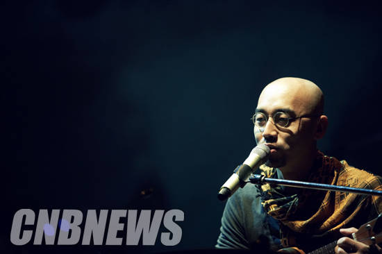 국립국악관현악단의 신작 '좋은 밤 콘서트-야호'에 해설자로 서는 가수 하림.(사진제공=국립극장)