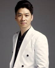 창작뮤지컬 '완전보험주식회사'에 출연하는 배우 정상훈.