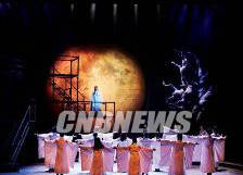 '온조'는 온조가 시련을 이겨내고 백제를 건국하게 되는 과정을 보여주는 창작뮤지컬이다.