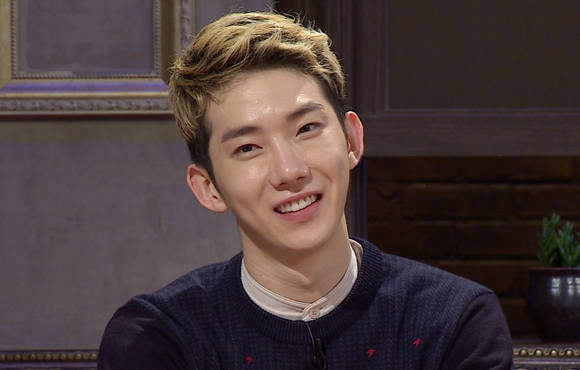 2AM 조권이 스마트폰 중독을 고백했다.(사진제공=JTBC)