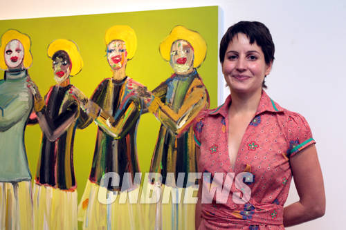 남아프리카 공화국 출신의 작가 카를라 부스틸이 한국 첫 개인전을 위해 서울 신사동 스페이스K를 찾았다.(사진=왕진오 기자)