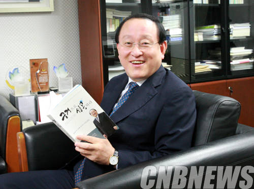 '한국소리문화의전당 이인권 대표'.