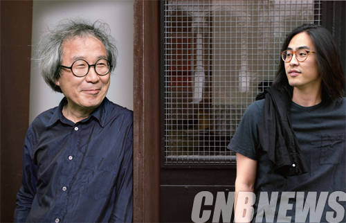 '건축가 승효상과 아들 승지후'.(사진=이은주·최시내)