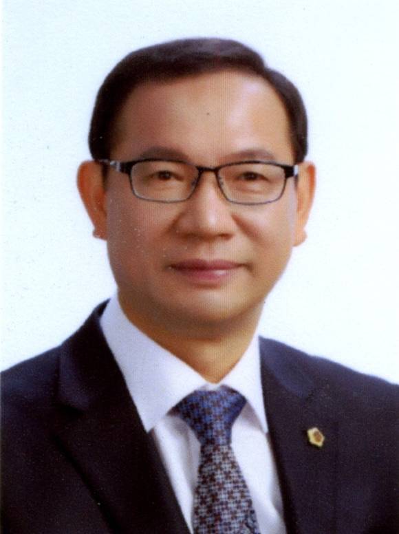 경기도의회 남북교류추진 특별위원장에 선출된 송순택 의원