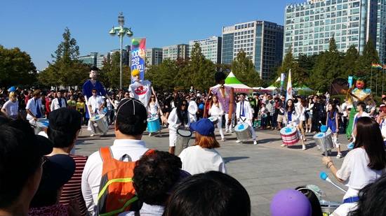 2014호수예술축제의 거리공연 모습