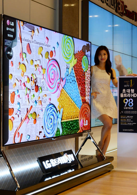 LG전자의 98형 울트라HD TV(사진 제공: LG전자)