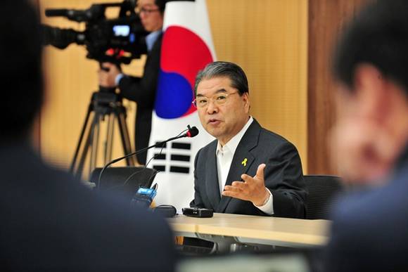 이재정 경기도교육감의 새로운 경기교육 혁신이 주입식 교육으로 찌든 학생들에게 새로운 활기를 불어 넣을것으로 기대 하고 있다.