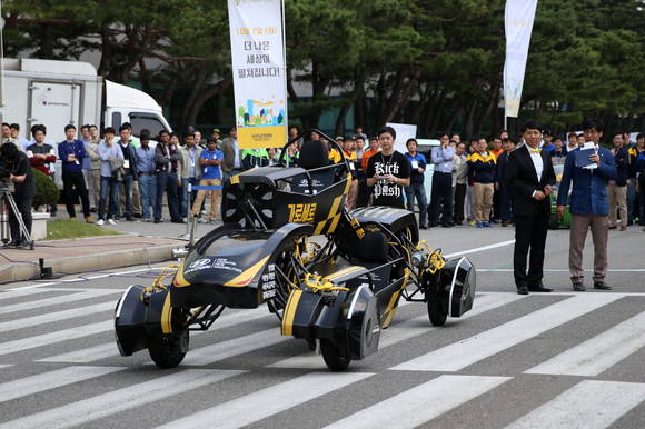 최우수상을 수상한 가로세로 팀(사진 제공: 현대차그룹)
