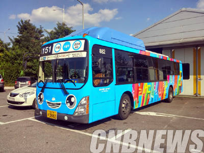 '서울 시내에서 한 달간 달리게 될 한글버스'.(사진=문화체육관광부)