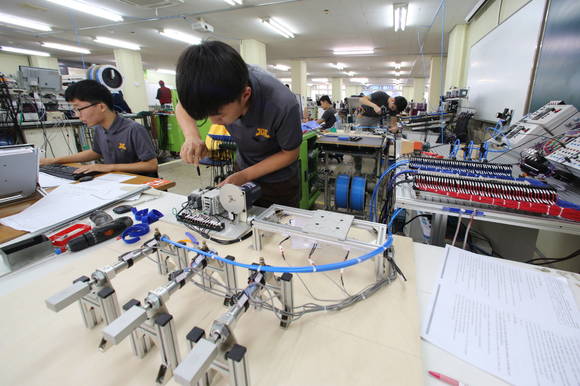 삼성전자가 8년째 후원 중인 전국기능경기대회가 지난 6일부터 13일까지 경기도 내 6개 경기장에서 열리고 있다(사진 제공: 삼성전자)