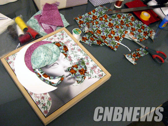 김민경 작가가 진행하고 있는 페브릭 작업. 평소에는 흔히 볼 수 없었던 작업으로 눈길을 끌었다. 사진=김금영 기자