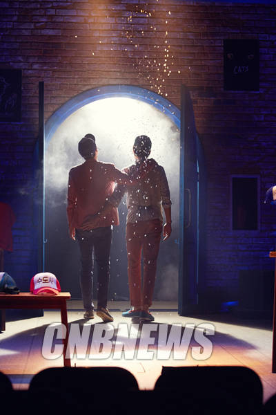 뮤지컬 '구텐버그'는 '버드'와 '더그'라는 두 신인 뮤지컬 작곡가와 작가가 브로드웨이에 작품을 올리는 꿈을 위해 고군분투하는 모습을 그리는 2인극이다.(사진제공=창작컴퍼니다)