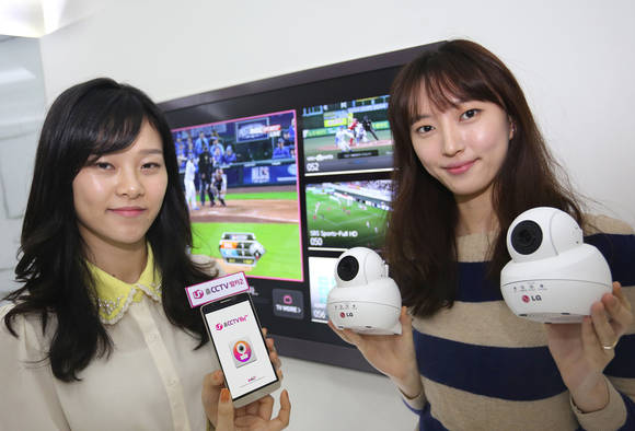 LG유플러스가 ‘U+tv G4K UHD’와 홈CCTV ‘맘카2’ 신규가입 고객에게 기존 대비 10배 빠른 1기가 속도의 기가인터넷을 제공하는 프로모션을 이달 27일부터 한 달간 시행한다(사진 제공: LG유플러스)