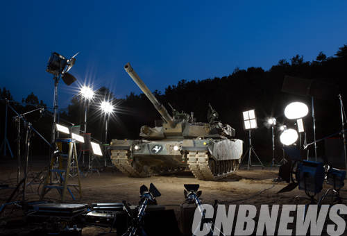 임안나, 'Restructure Climax Scene#1'. Digital C-Print, 250cmX170cm, 2011.