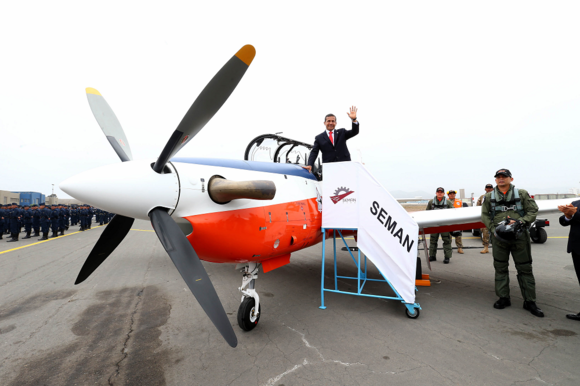 우말라 페루 대통령이 KT-1에 탑승하고 있다. (사진제공=KAI)