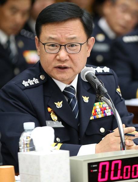 의원들의 질의에 답변하고 있는 최동해 경기경찰청장(사진=연합뉴스 제공)