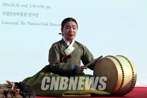 매월 마지막 주 수요일 ‘문화가 있는 날’을 맞아 다양한 볼거리 및 이벤트를 마련하고 있는 국립민속박물관(관장 천진기)이 10월 29일 '문화가 있는 날'에 '안숙선 명창의 국악한마당'을 진행했다. (사진=왕진오 기자)