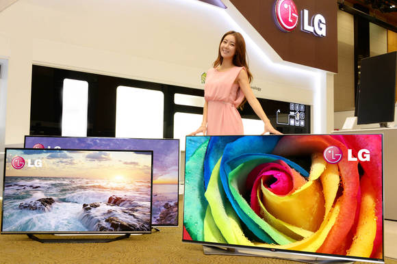 왼쪽부터 각각 55인치, 65인치, 65인치 2015년 형 LG 울트라HD TV(사진 제공: LG전자)