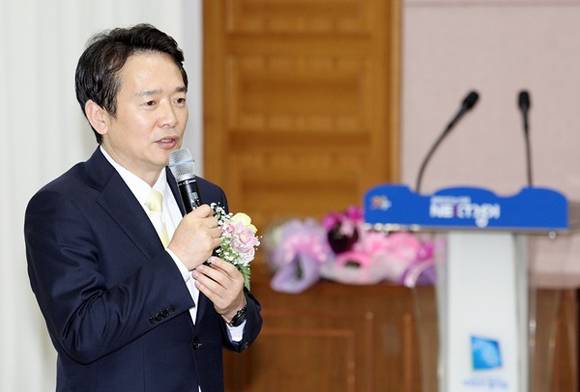 4일 오전 경기도청 제1회의실에서 열린 "初代 이기우 사회통합부지사 취임식"에서 남경필 경기도지사가 축사를 하고 있다.