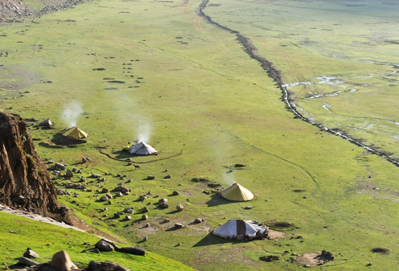 작품명 ‘Last Nomads’ : 라다크 유목민들의 움막에서 아침 밥 짓는 연기. (사진제공=신라대)