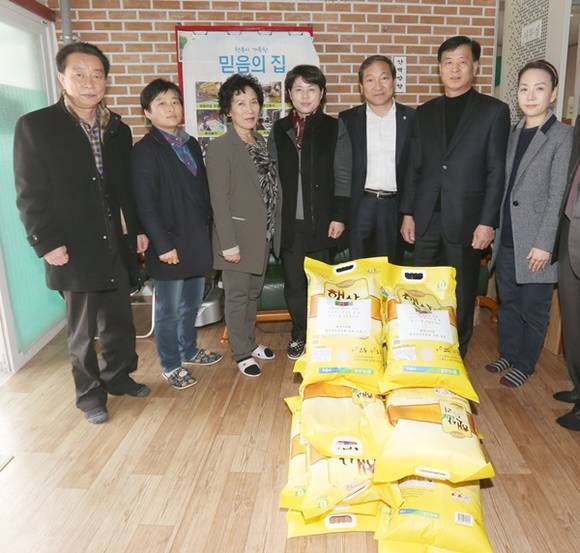 행정자치위 믿음의 집 방문 현장(사진=화성시의회 제공)