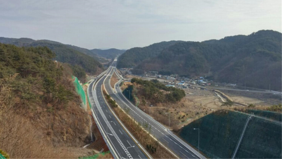 오는 10일 개통되는 경남 진주 집현~유곡간 우회도로. (사진제공=부산국토청)