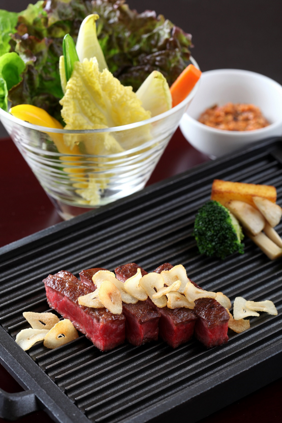 한식당 무궁화의 ‘한우 숯불구이’. (사진제공=롯데호텔부산)