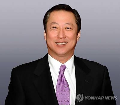 24일 서울상의 회장으로 재선출되어 다음달 25일 대한상의 회장 취임이 예정된 박용만 두산그룹 회장(사진 : 연합뉴스)