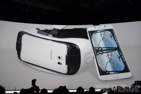 가상현실 기기 ‘기어VR’이 ‘갤럭시S6’와 ‘갤럭시S6 엣지’를 지원한다(사진: 더 버지)