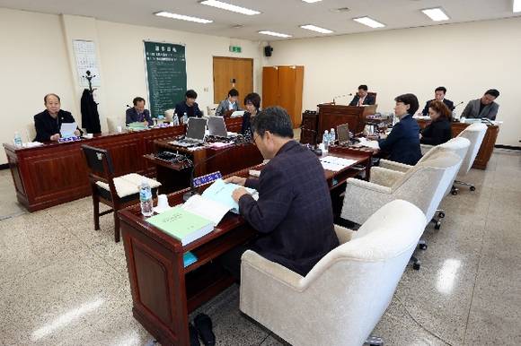 고양시의회 제193회 임시회 예산결산위원회 모습