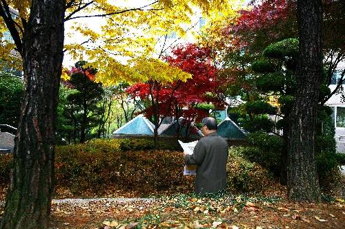 연금저축시장의 전체 규모는 약 100조원으로 이중 보험사의 연금저축보험이 80% 가량의 점유율을 차지하고 있는 것으로 추산되고 있다. (사진자료=CNB포토뱅크)