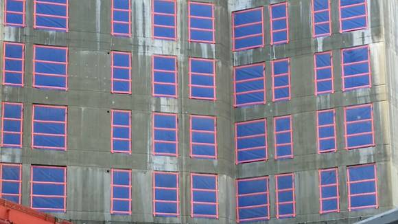 불량 ‘수직형 추락방망’ 단속 사진. (사진제공=부산경찰)