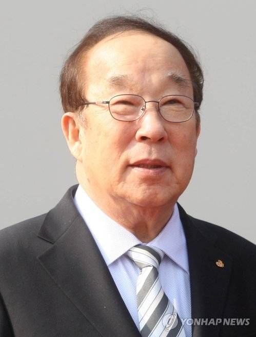 21일 중앙대 재단 이사장, 두산중공업 회장, 대한체육회 회장 등을 사퇴한 박용성 전 이사장(사진: 연합뉴스)