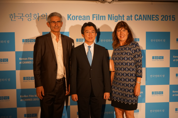 왼쪽부터 샤를테송 칸 비평가주간 집행위원장, 김세훈 영진위 위원장, 나디아 드레스티 로카르노국제영화제 국제총괄디렉터.